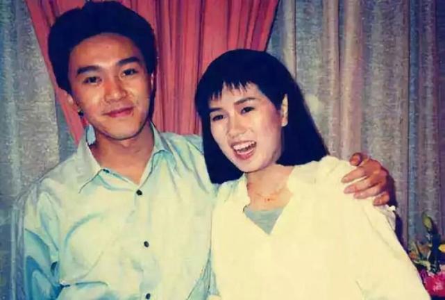 “情场鬼见愁”周星驰的心酸情史，和被他狠狠伤害的4个女人
