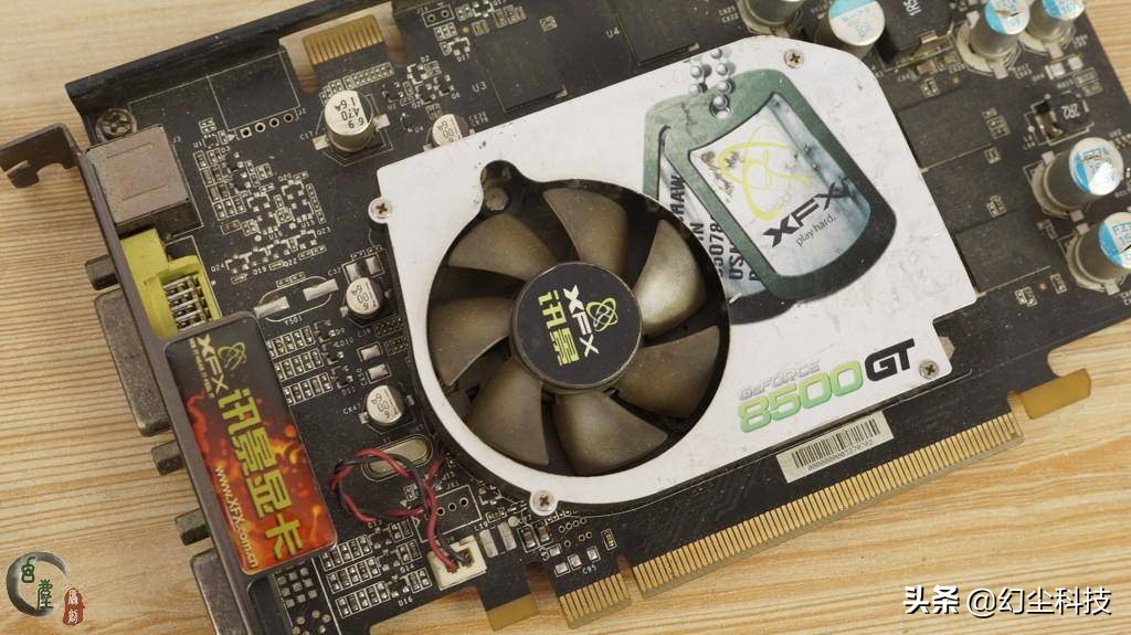 帮亲戚修电脑，打开机箱后，发现显卡电容全爆浆了，要不要修？