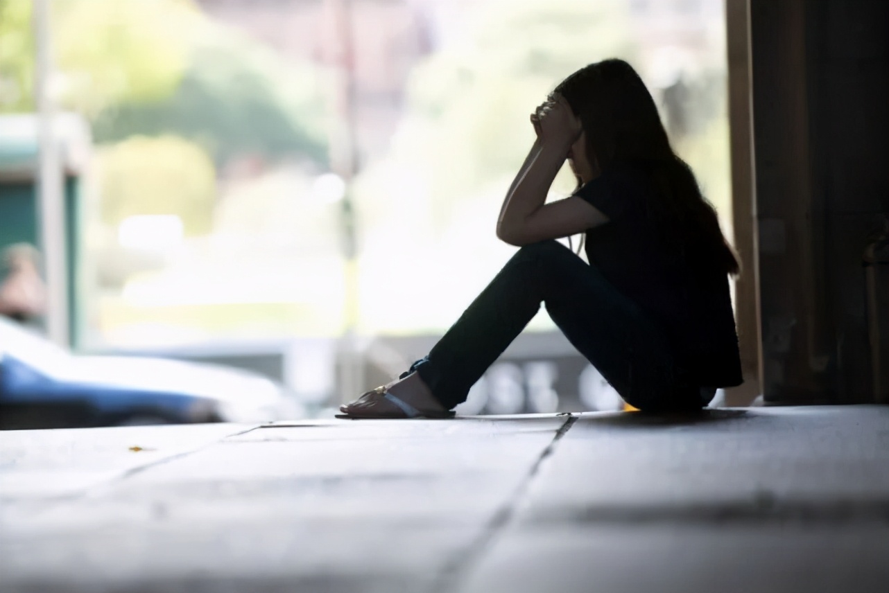 「唯诺雅护肤」脸上的斑是你身体的“镜子”，养于内才是长久之计