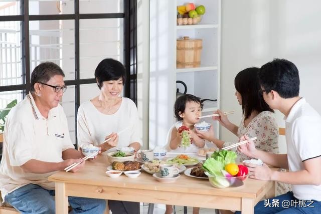 一位老人的心裡話：兒子，你不用常回來看我，我也不去麻煩你