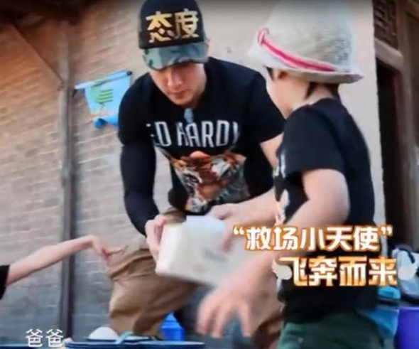 吴尊基因太过强大，8岁Max颜值引热议，笑起来和爸爸一模一样