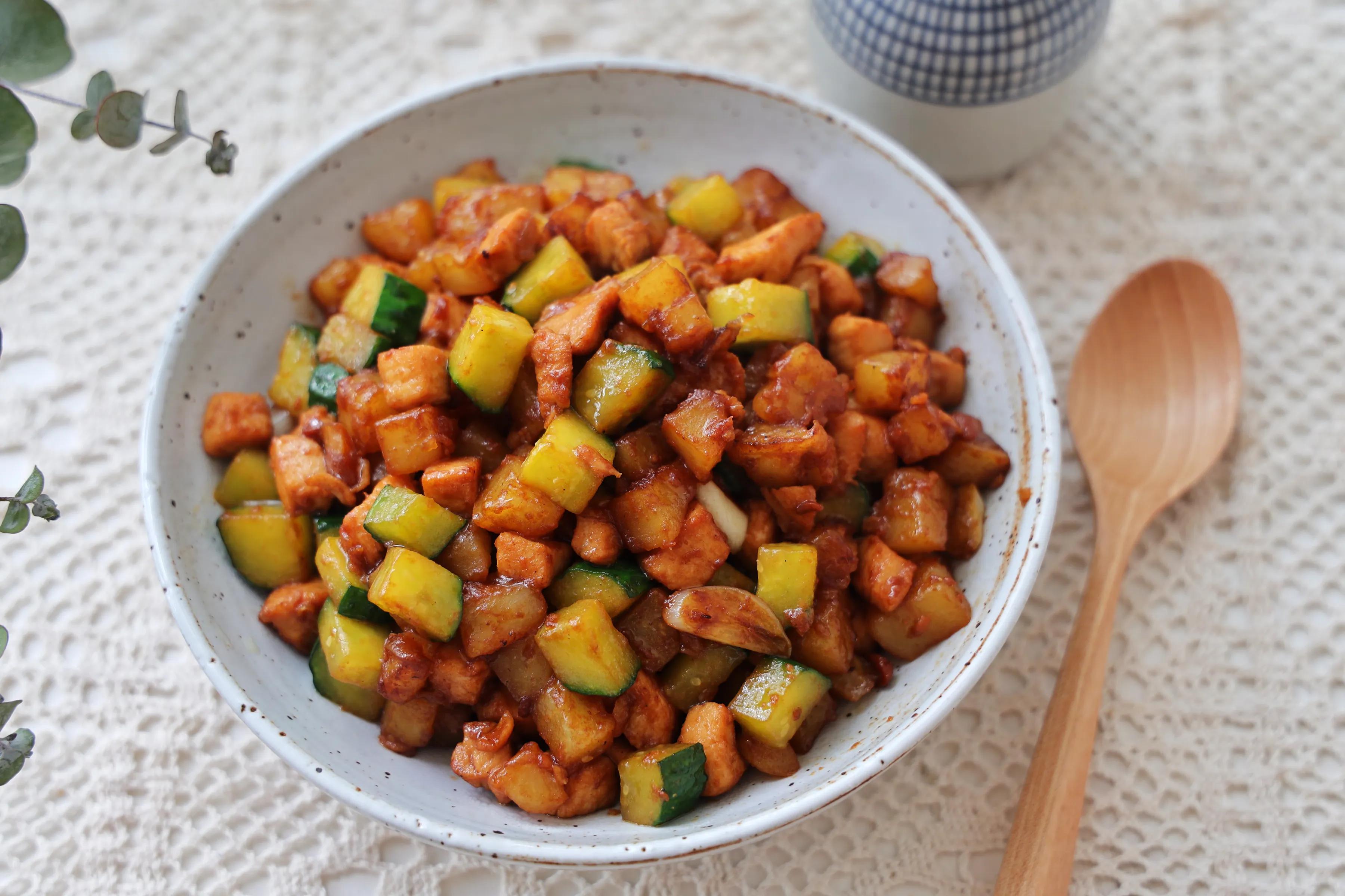 這3樣食材一起炒太下飯了，鮮香味美，低油低脂，2碗米飯不過癮