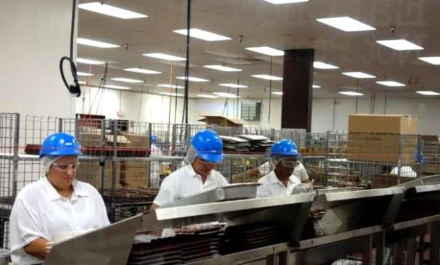 比军工厂还“保密”的工厂：员工不许上厕所，