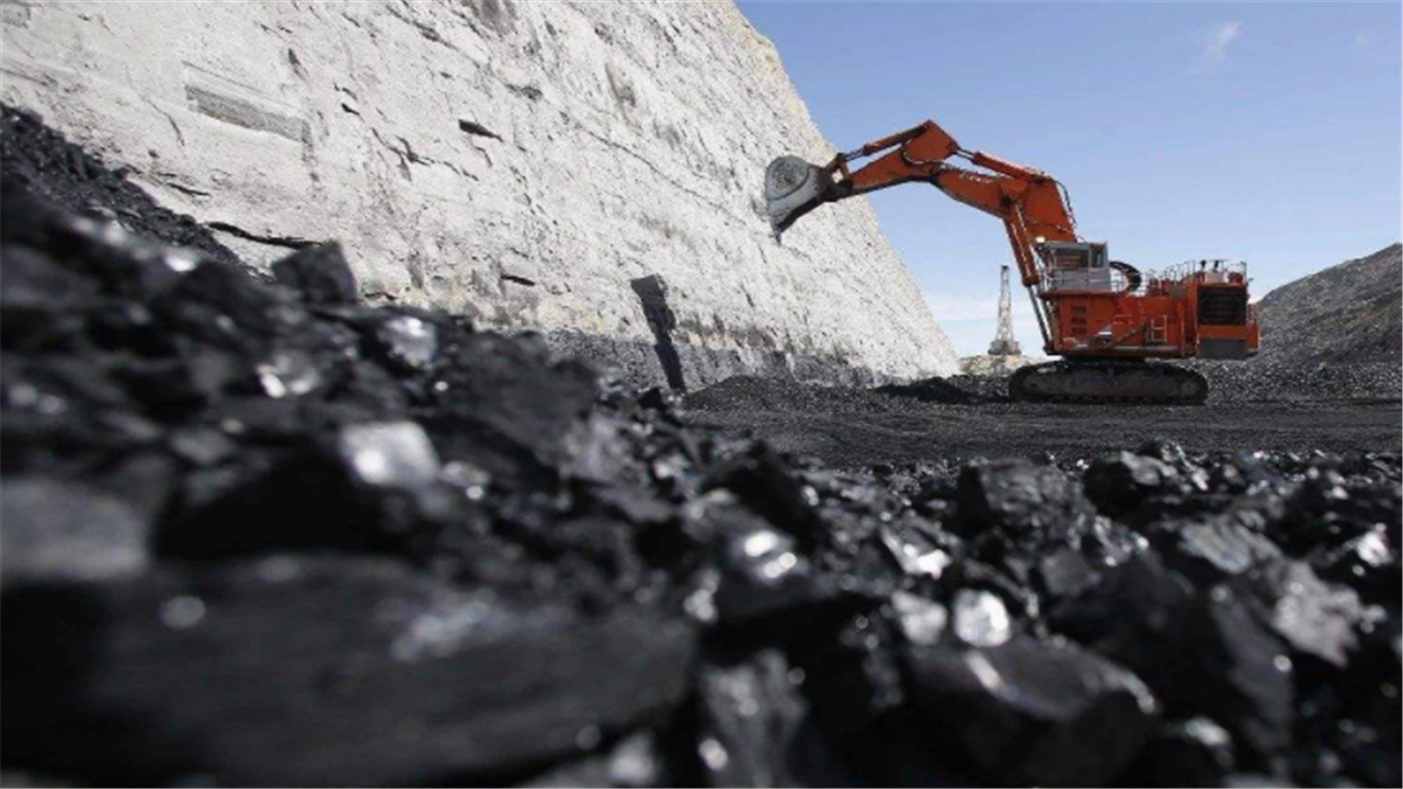 滯留澳煤炭增至880萬噸，英媒稱中國給俄開綠燈，澳：不能指望美國