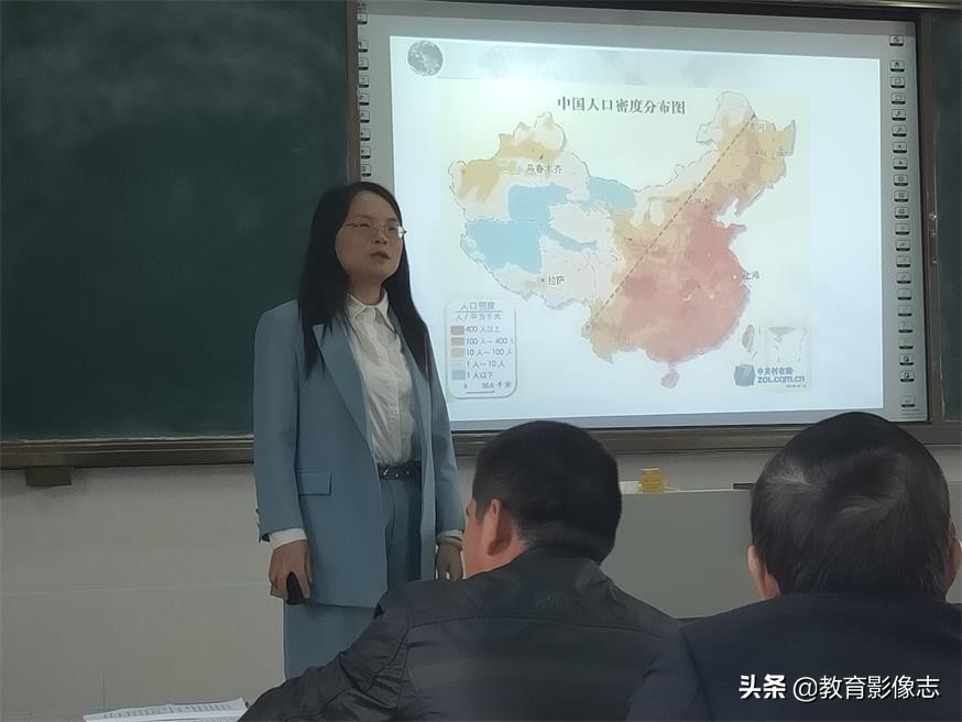 资阳：杨振英主讲初中地理地图的有效教学策略