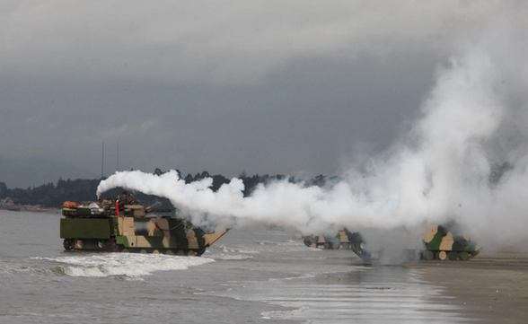 “解放军拟演练夺东沙”震动台湾，显示大陆实