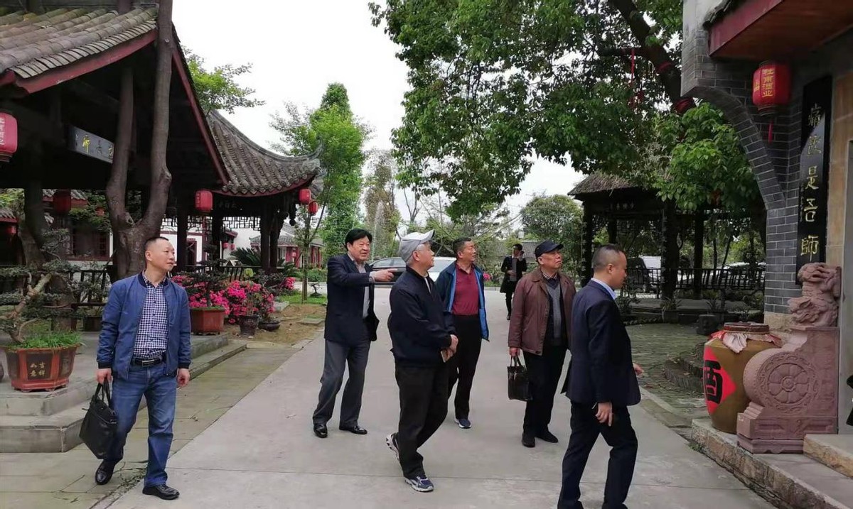 蜀酒浓无敌，杜甫为川酒代言将诗酒文化发酵在绵竹