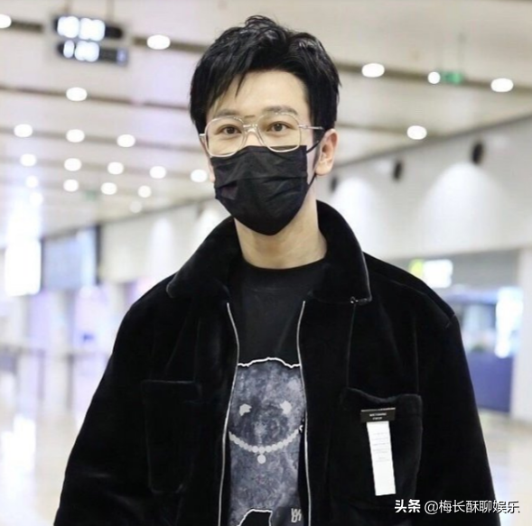 杨颖穿黄晓明同款服装辟谣婚变，为何不再秀恩爱她早已给出说明