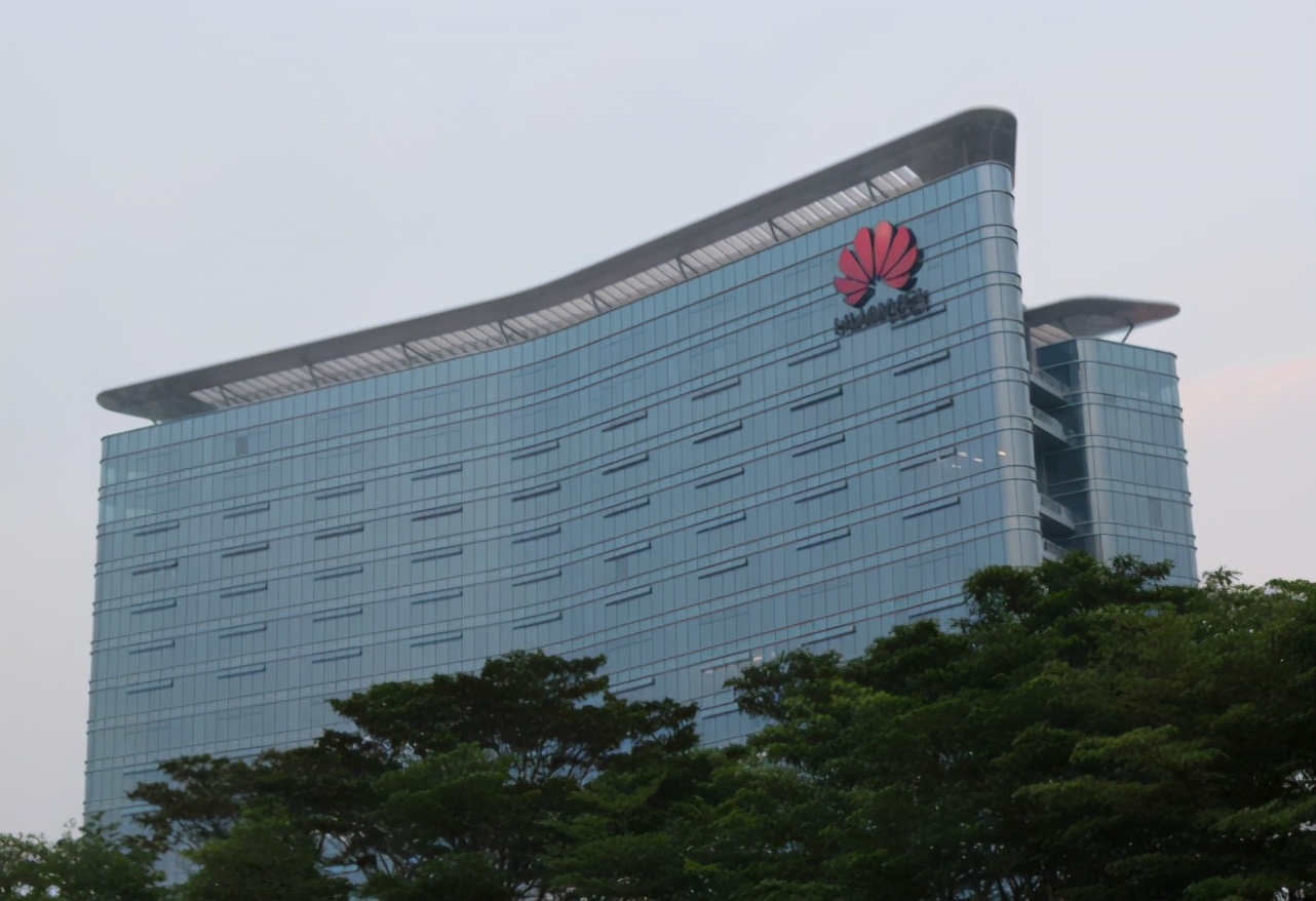 10年砸下7200亿，华为再创一项中国第一，研发人员超过十万