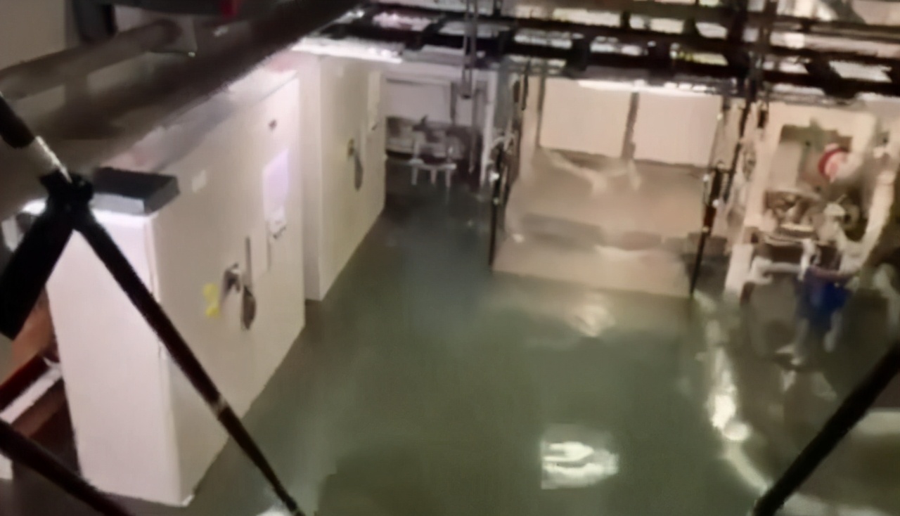 ��������Ӣ����ĸս��Ⱥ��ICU��ġ����š������������ǰ����̫