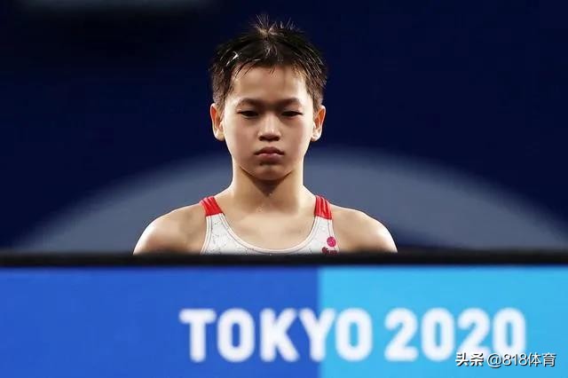 排面!全红婵全运会训练引20人10米台围观,伸脖子往下看水花消失术