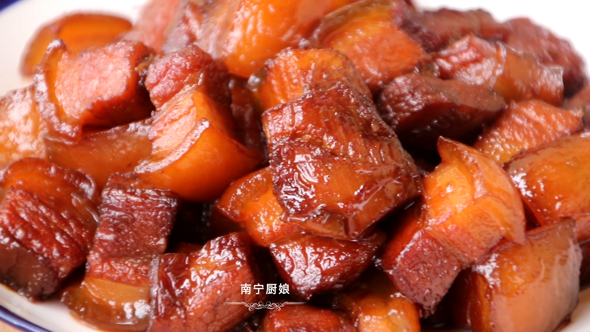 做紅燒肉時，焯水和直接燉都不對，大廚教你正確做法，軟糯還不膩