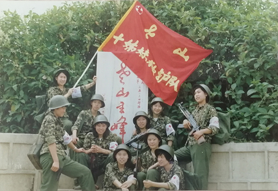 对越反击自卫战中，漂亮的“老山十姐妹救护队”，她们现在可好？