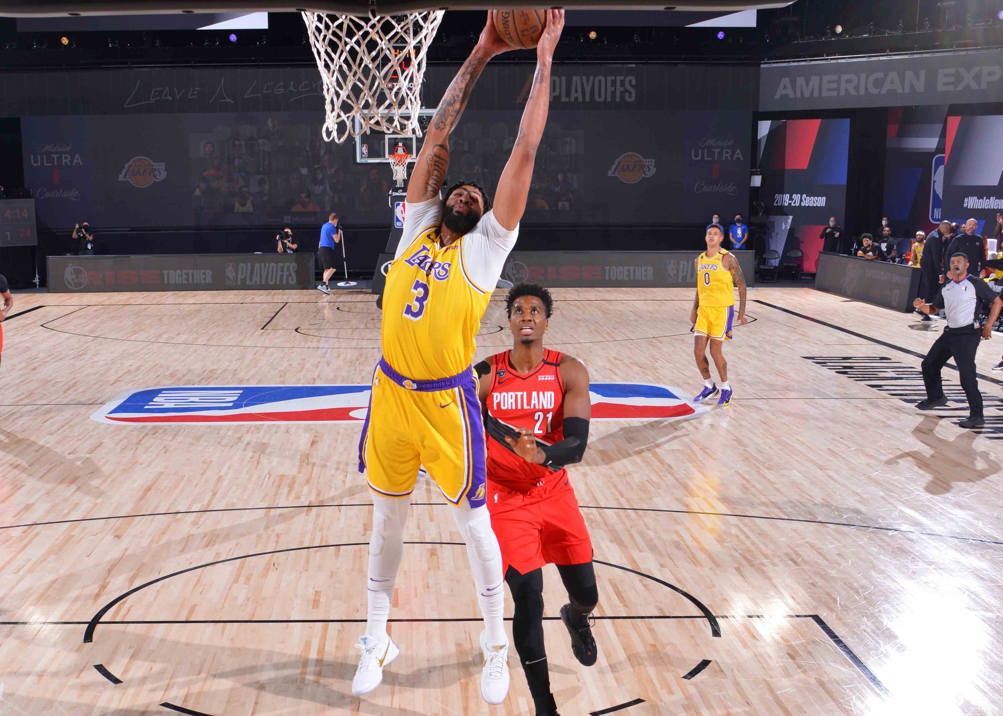 生涯第一次！詹姆斯在季後賽僅得10分的情況下獲勝，而最大功臣必須是他！（影）-黑特籃球-NBA新聞影音圖片分享社區