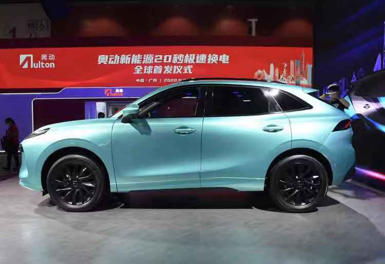 �й������й�����������𱬵���������SUV������������ʵ��