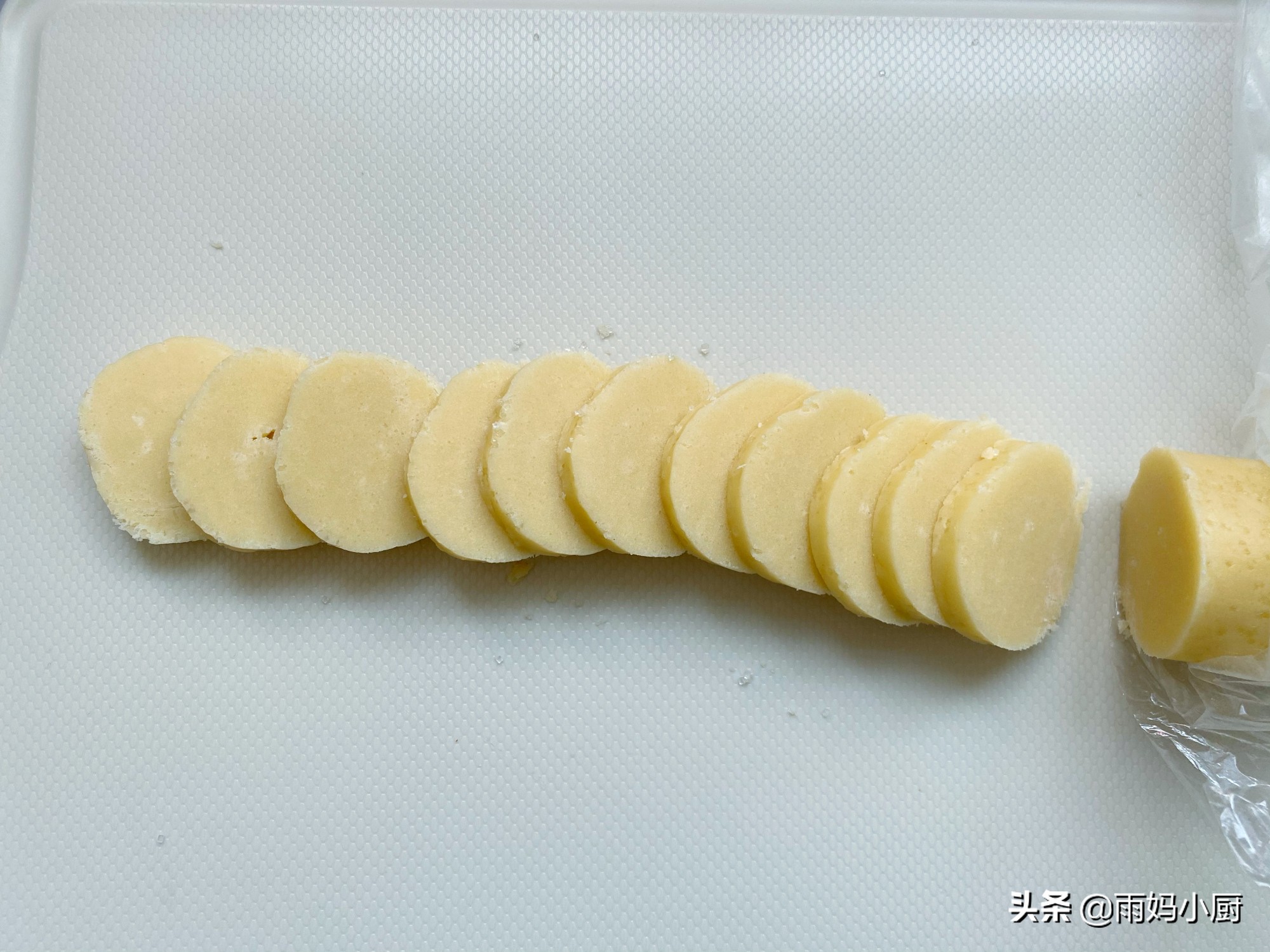 過年餅乾自己做，健康美味零添加，一口一個酥掉渣，全家都愛吃