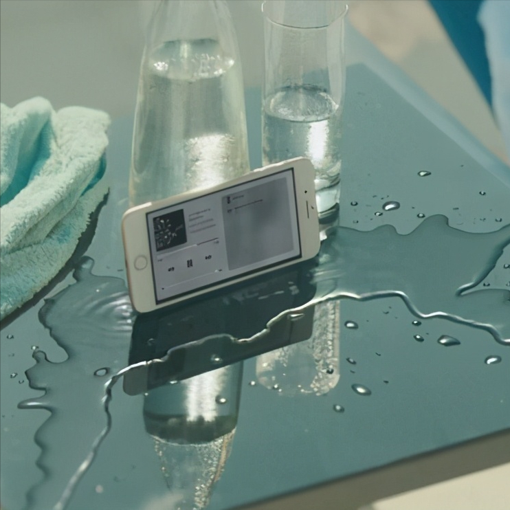 As expected " waterproof " have an accident, the apple is punished 2 million dollar, be sneered at by SamSung: It is a little brother
