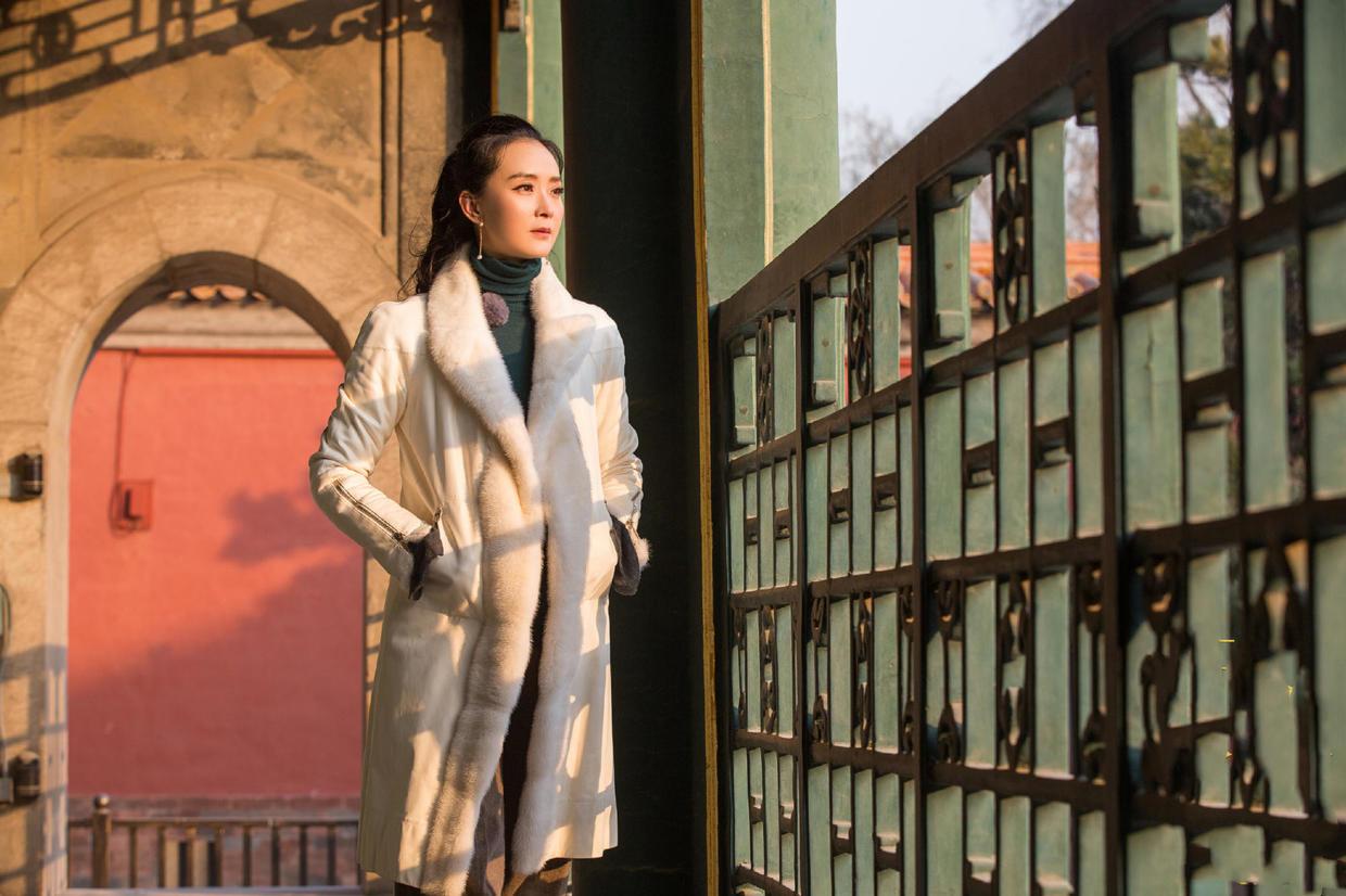 “晴格格”现身故宫？出道这么多年气质依然出