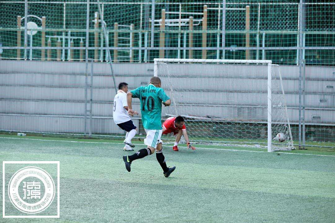 体育|“众智众鑫”杯0910足球友谊赛在绵阳圆满举行