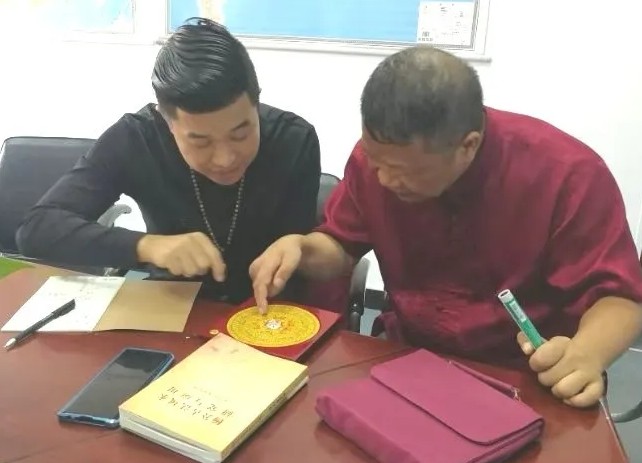 新春伊始，曾祥裕在广州为白领青年成功开办两期赣州杨公古法风水学习班