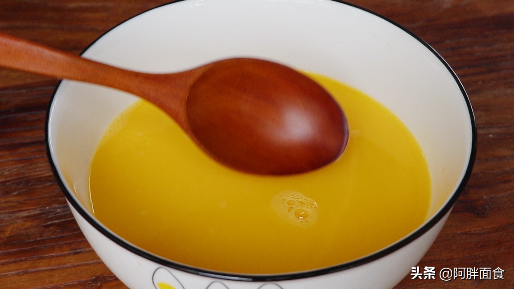 水蒸雞蛋用冷水還是熱水？ 很多人不清楚，老做法教給你，像豆腐