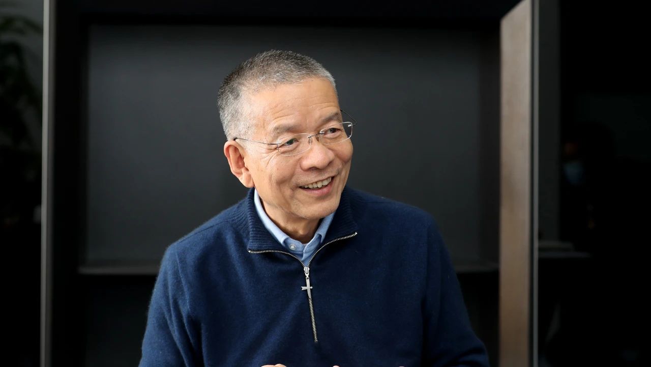 中企刚宣布突破28nm，ASML就急着喊愿意“打折”
