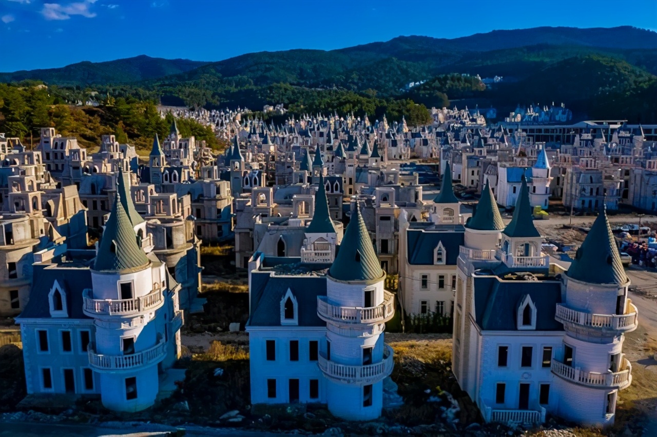 Hundreds of castles in Turkey were abandoned and cost 1.3 billion to ...