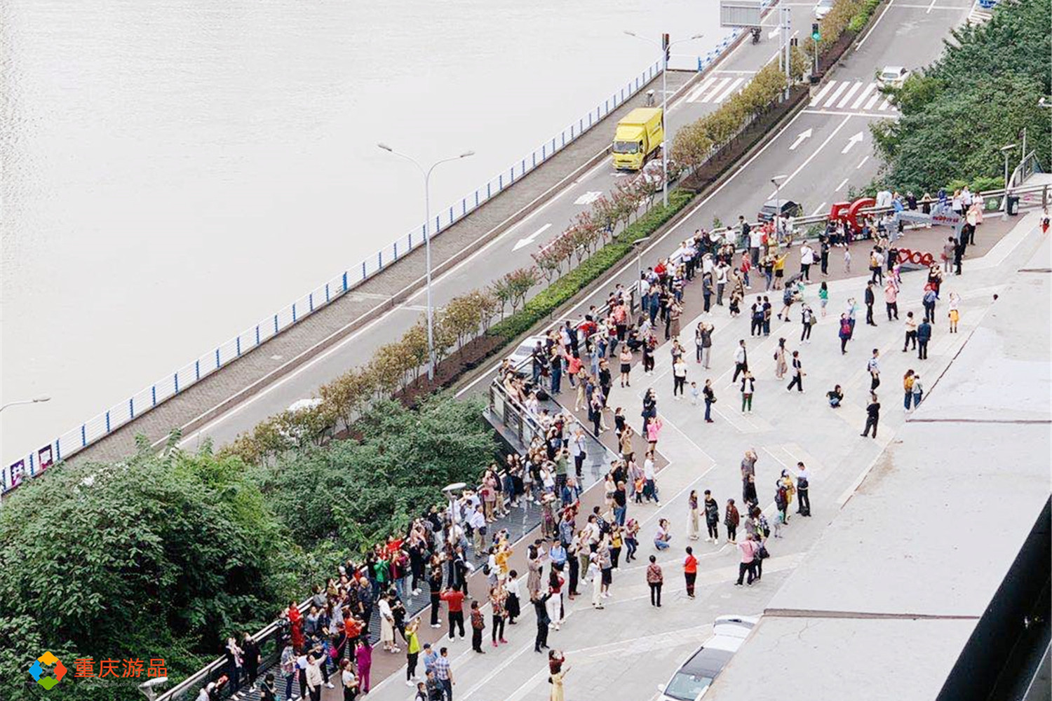 重庆旅游攻略：藏在李子坝背后的秘密基地，只看单轨穿楼就亏了