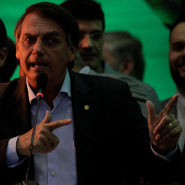 死亡病例令印度都汗颜，巴西不要疫苗要军火，难道想用手枪抗疫？