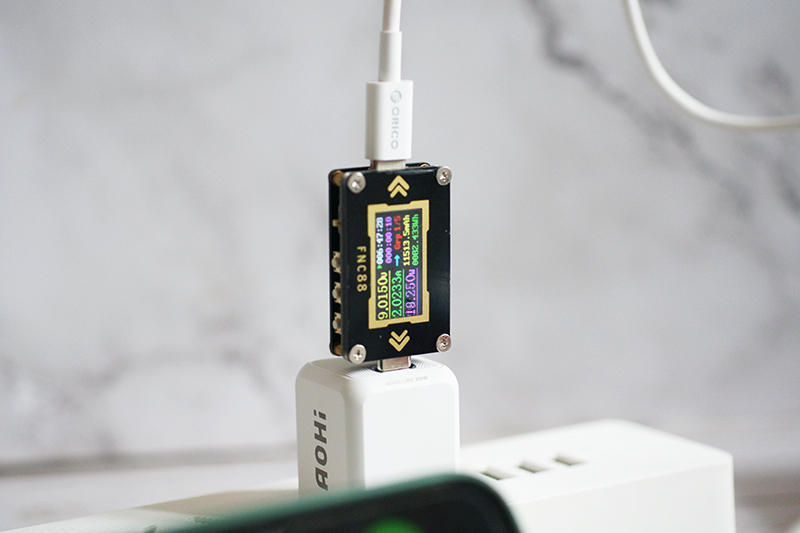 小體積，大能量：Aohi magcube 20W充電器體驗(yàn)