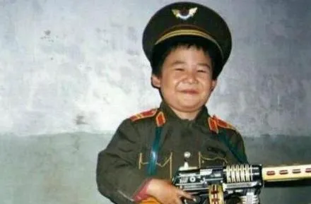 在北京,这群人操控娱乐圈格局40年,潜规则至今没打破