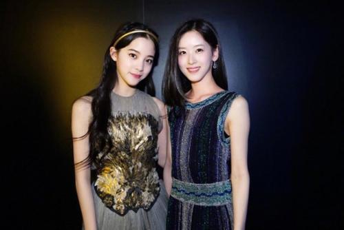 纠缠|被男子拉头发纠缠欧阳娜娜报平安 艺人真的需要保镖吗？