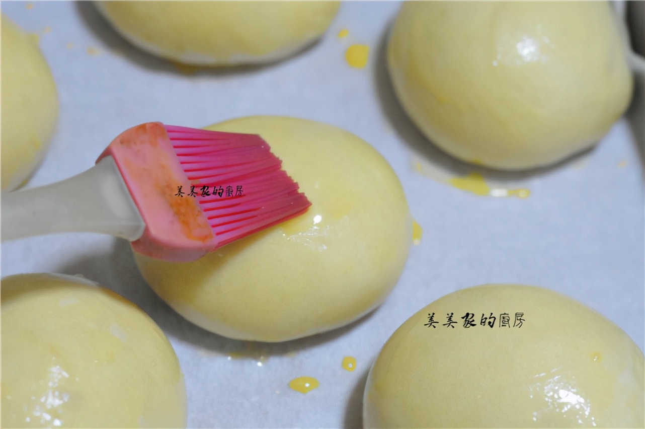 家有烤箱一定要試試，不用黃油的漢堡坯，柔軟拉絲，比買的好吃