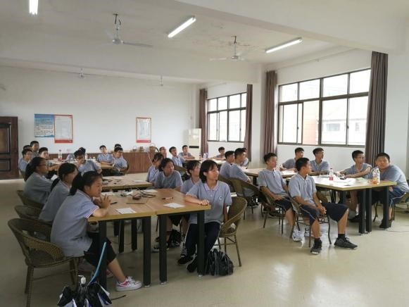 求“学思践悟”人生体验 做“知行合一”汤中学子