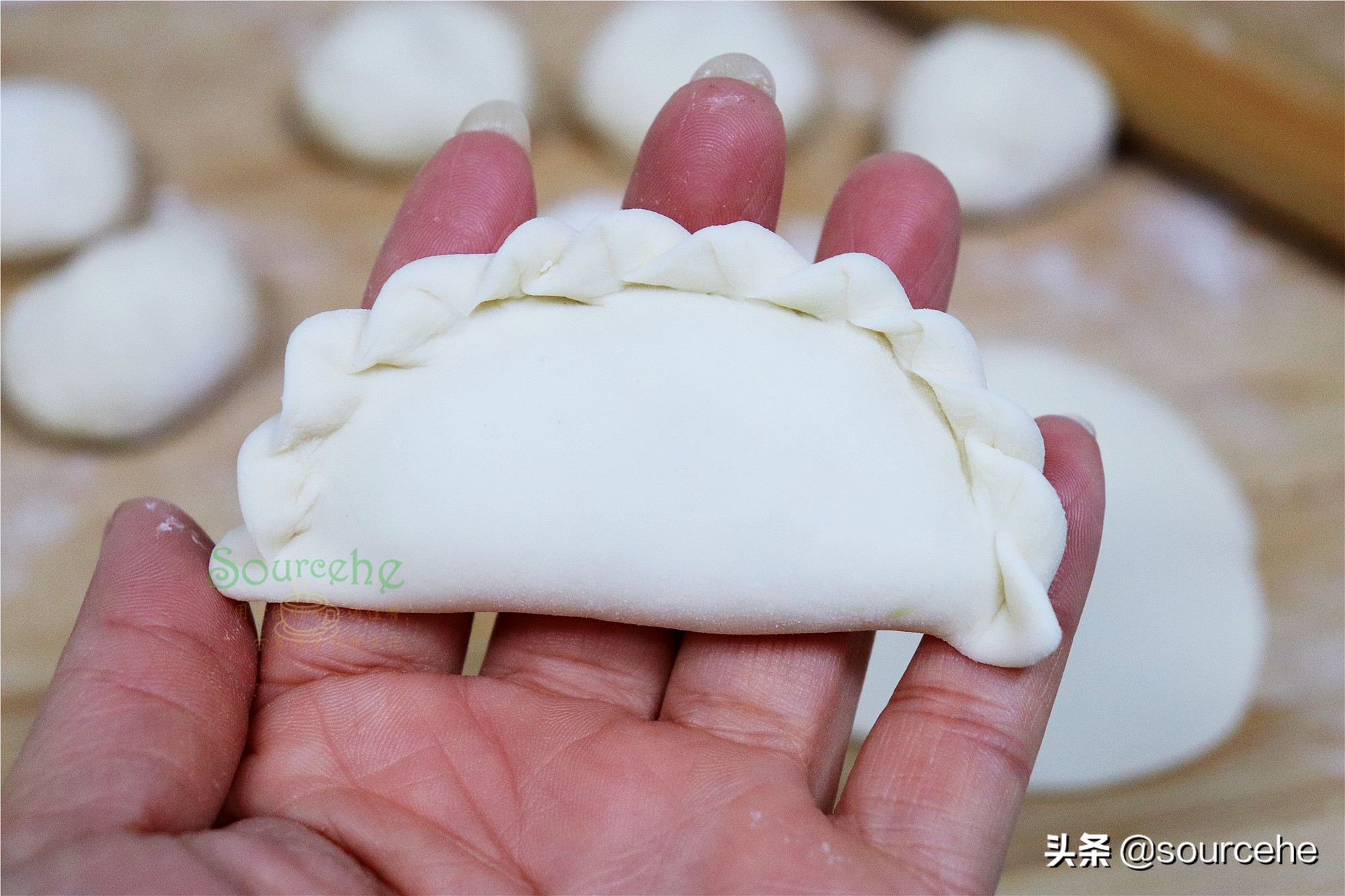 二月二，我家每年都做的傳統小吃，鮮肉煎餃，皮薄餡多香噴噴