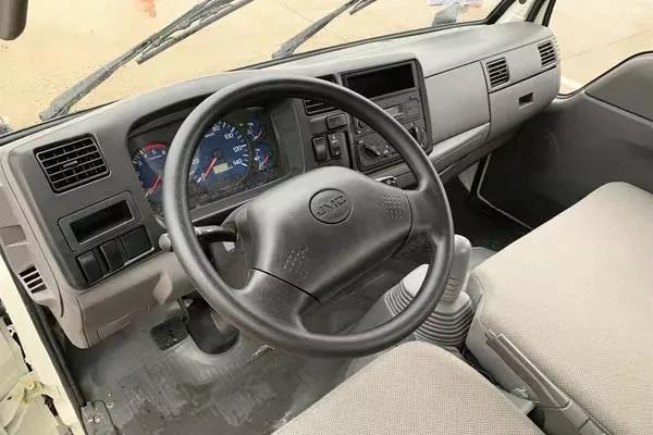 强动力、装载多、驾驶灵活，城市运输还得看顺