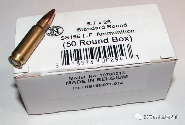 说到PDW你首先想到的就是它——比利时P90单兵自卫武器