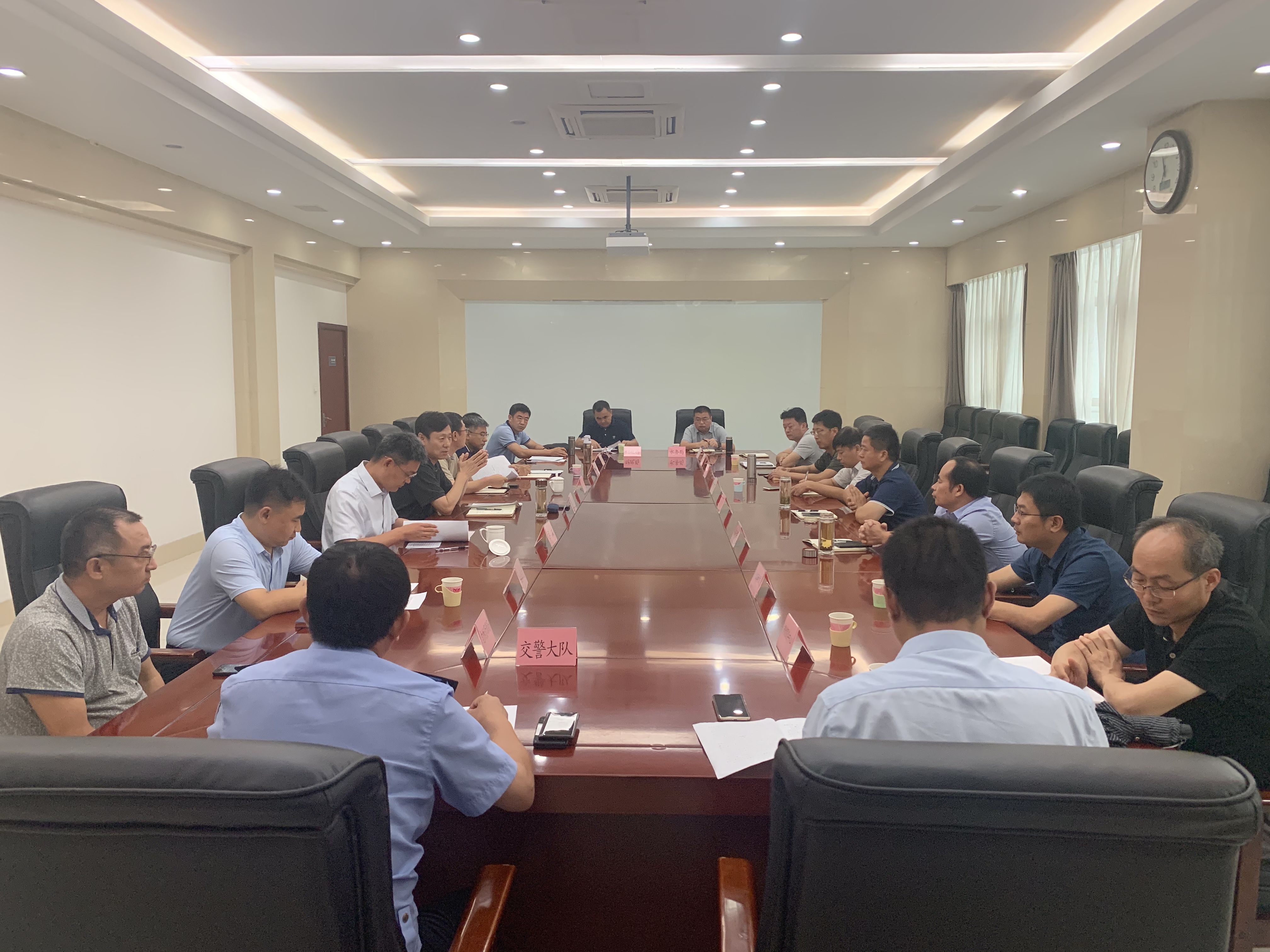 天桥区召开梓东大道提升工程专题会