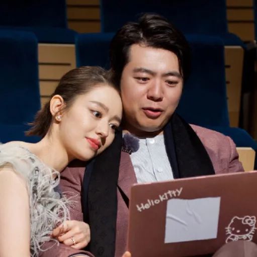 婚后2年，吉娜郎朗被群嘲：“恩爱终于装不下去了？”