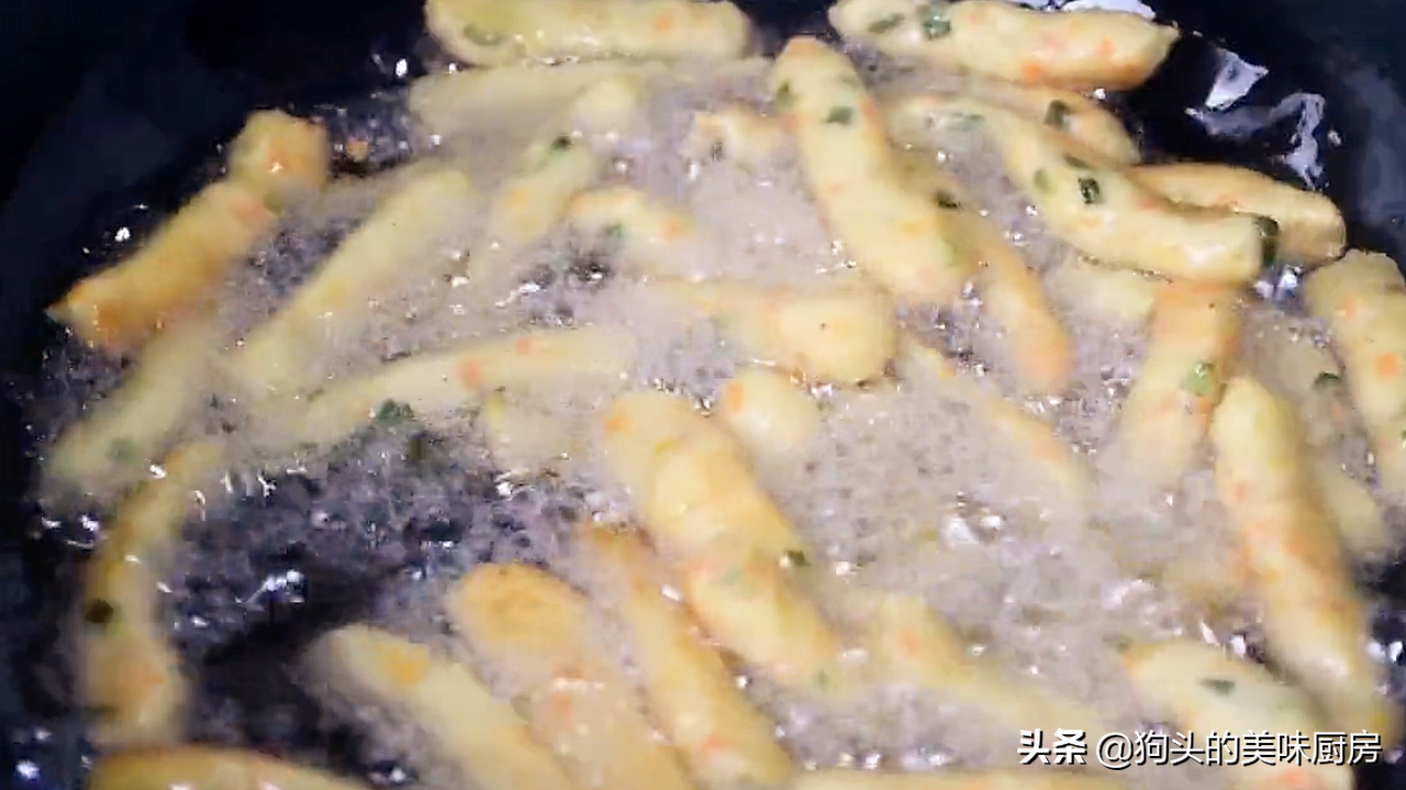 土豆不要炒著吃了，教你一個新吃法，簡單美味，上桌全家都愛吃