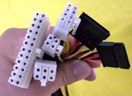 电脑主机电源里的各种颜色线的作用