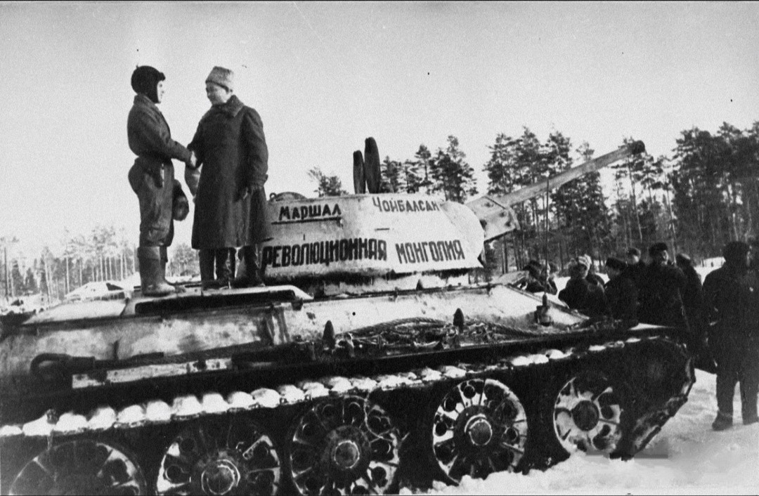 In 1935, Mongolian Prime Minister Gendeng slapped Stalin and smashed ...