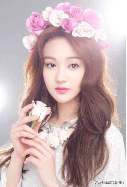 “芭蕾舞”下的郑爽，宛若一只白天鹅，不愧是仙女级别人物