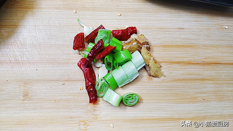 图片[6]-1棵大白菜和1块豆腐 教你白菜炖豆腐好吃的做法 营养解馋-起舞食谱网