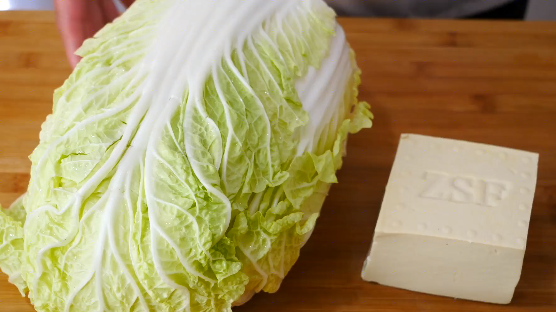 The cabbage tofu is super delicious. The chef teaches you this technique. There is no soup left in the pot. Collect it.