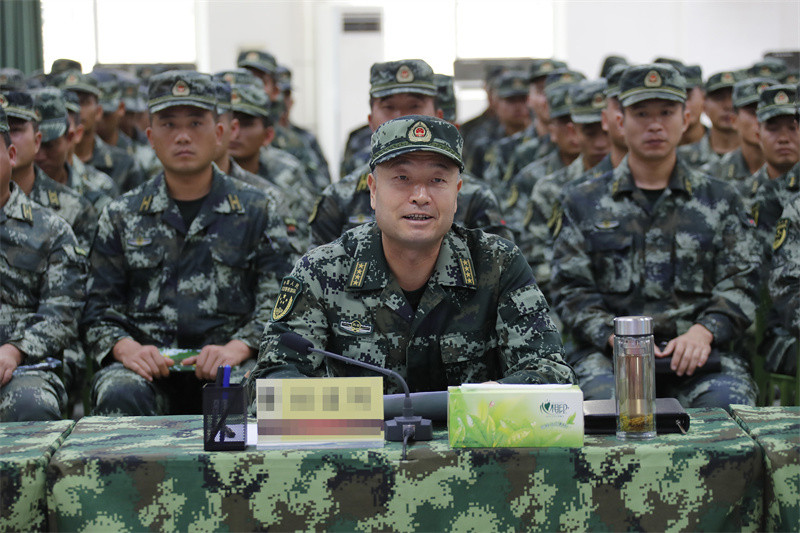 戎马半生今卸甲 华丽转身续荣光——武警第二机动总队某支队隆重举行2021年度干部退役仪式