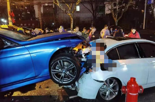 非诚勿扰男嘉宾出车祸！踩错油门当场2死5伤，事