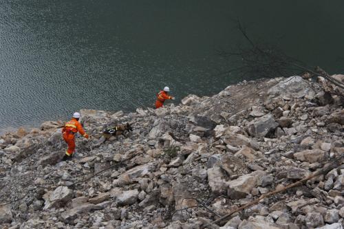 湖北贵州惊传山崩 多人活埋失踪
