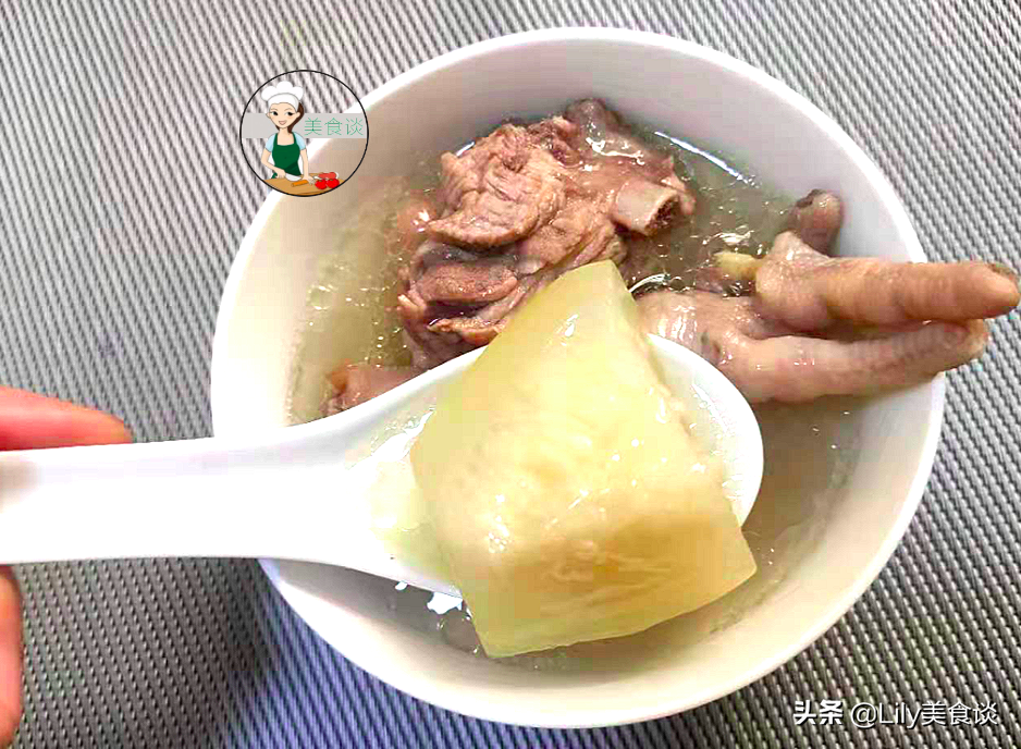 立秋前后，这汤记得多给家人吃，煲一锅每人喝一碗，营养不上火