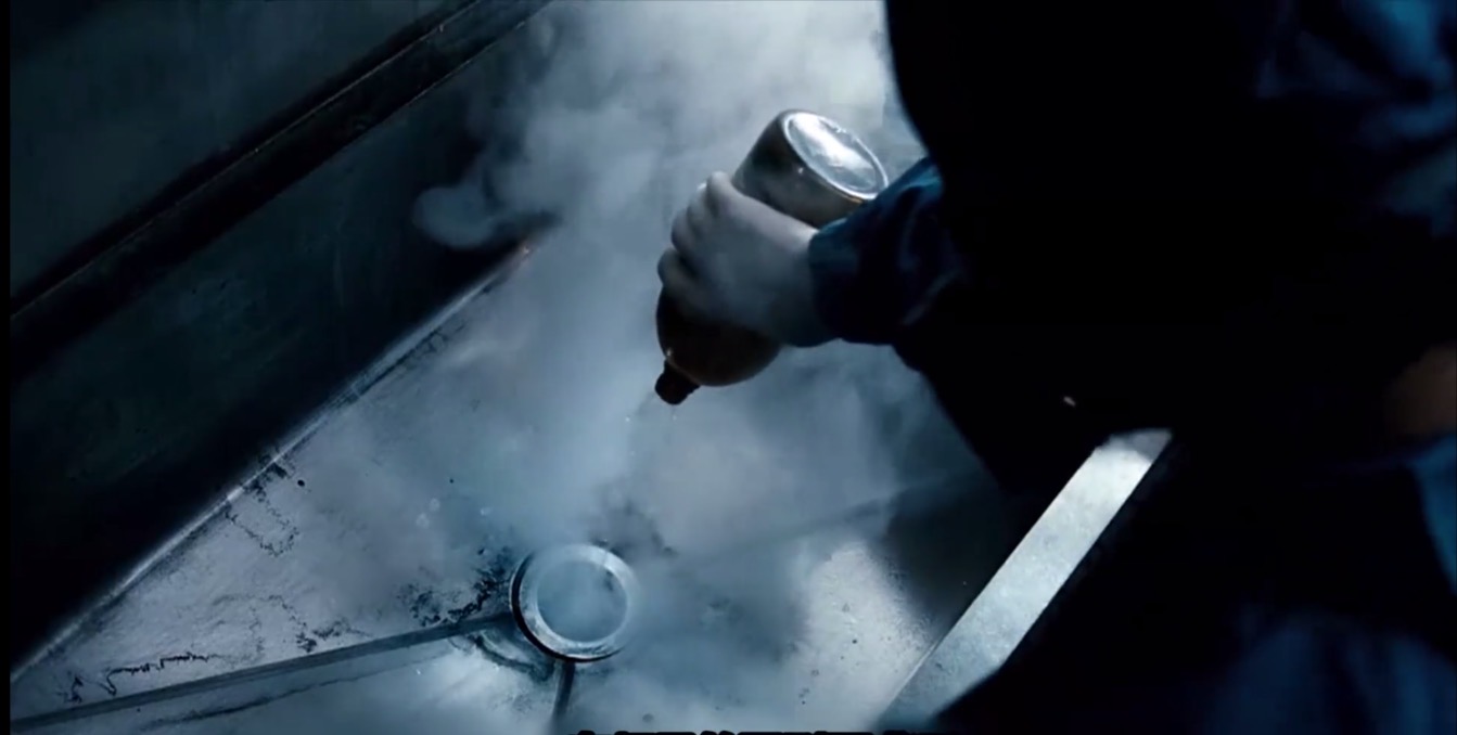 变异怪兽伤人，竟是甲醛害的？《汉江怪物》揭